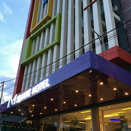 Msquare Palembang Hotell Exteriör bild