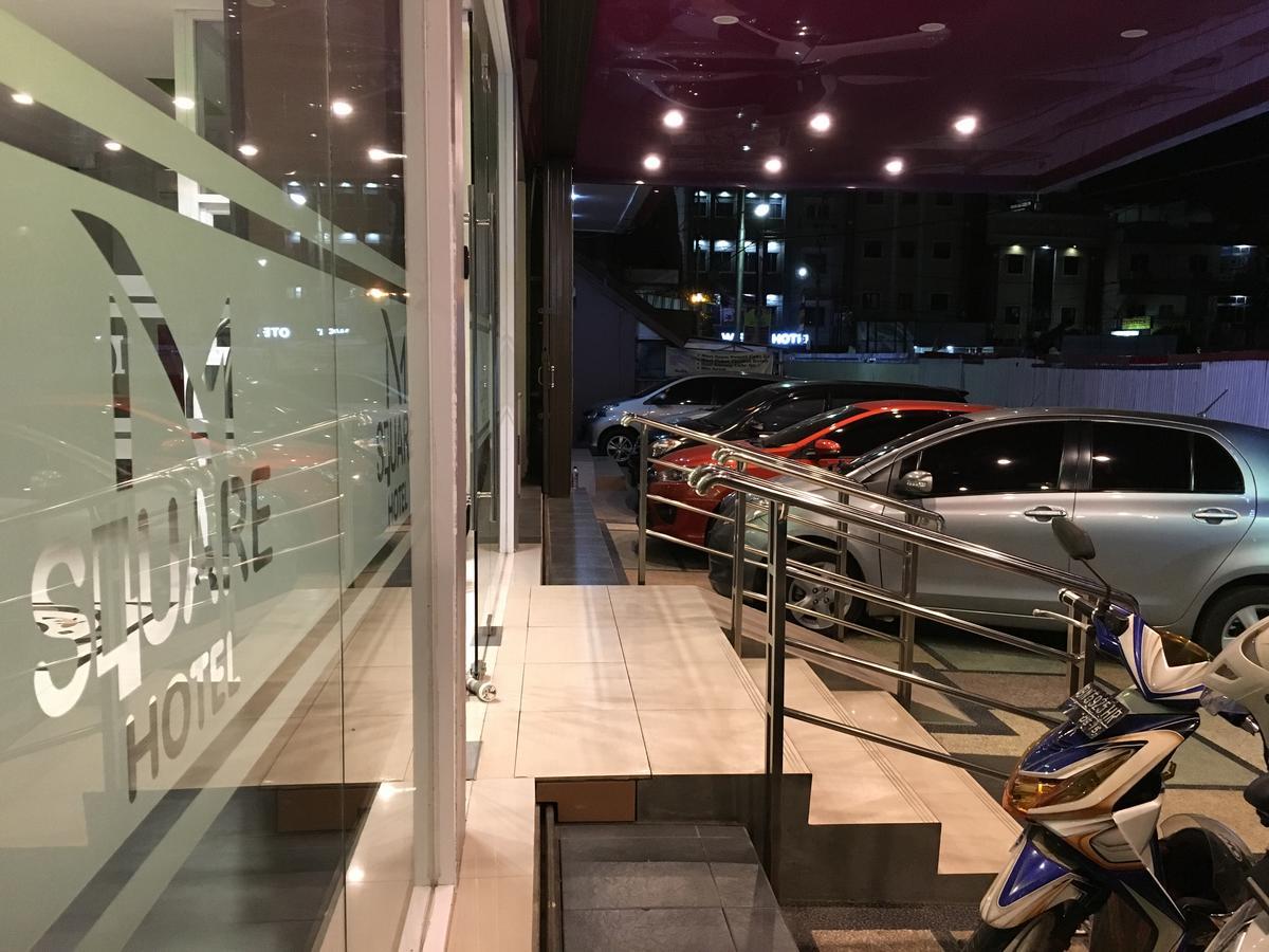 Msquare Palembang Hotell Exteriör bild