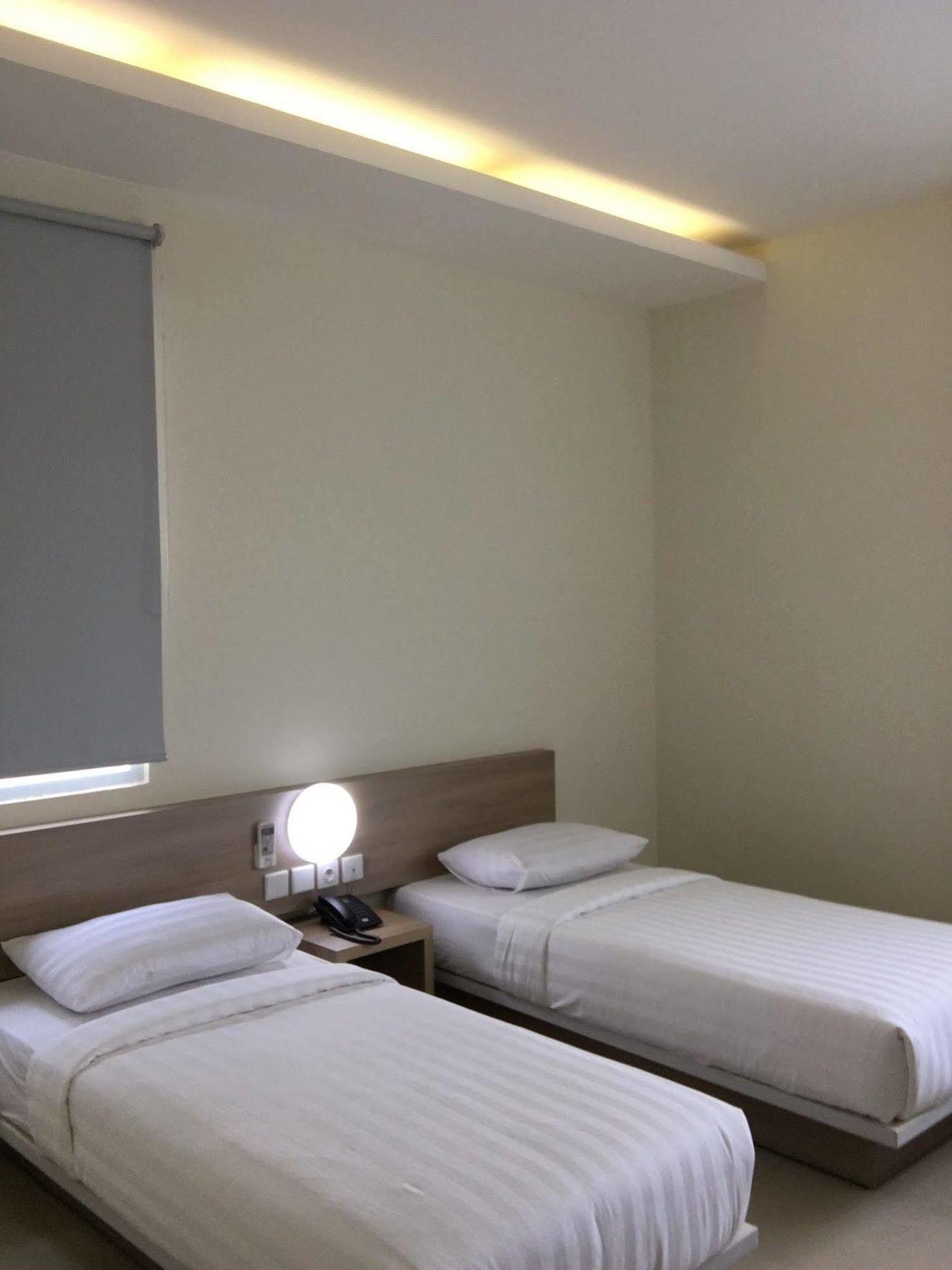 Msquare Palembang Hotell Exteriör bild