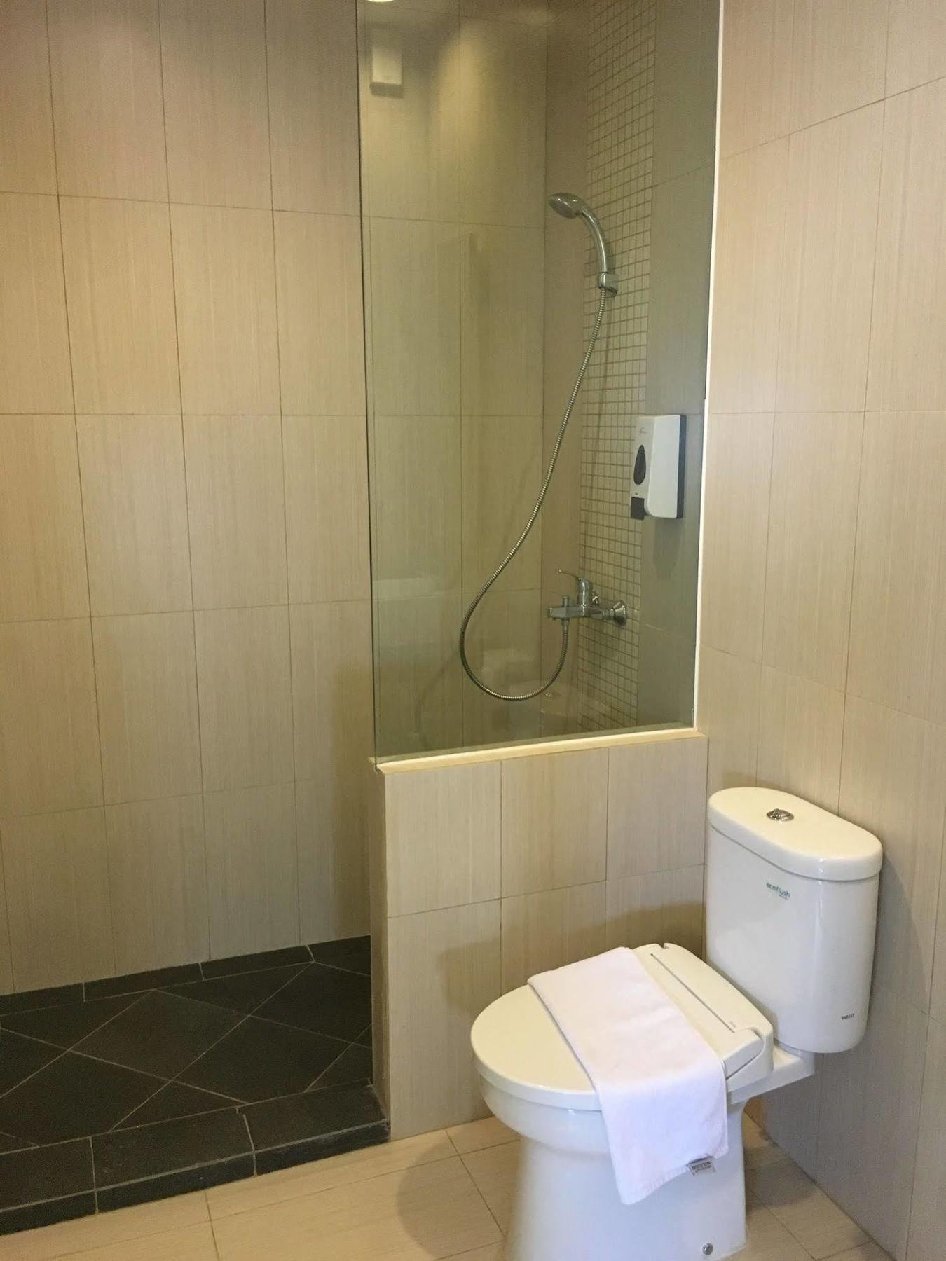 Msquare Palembang Hotell Exteriör bild